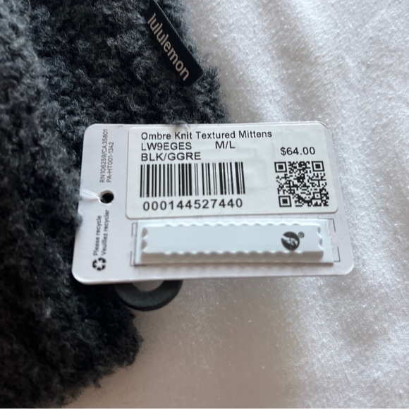 NWT Lululemon Women's Ombre Knit Textured Mittens Black Graphite Grey Size M/L - Picture 4 of 6